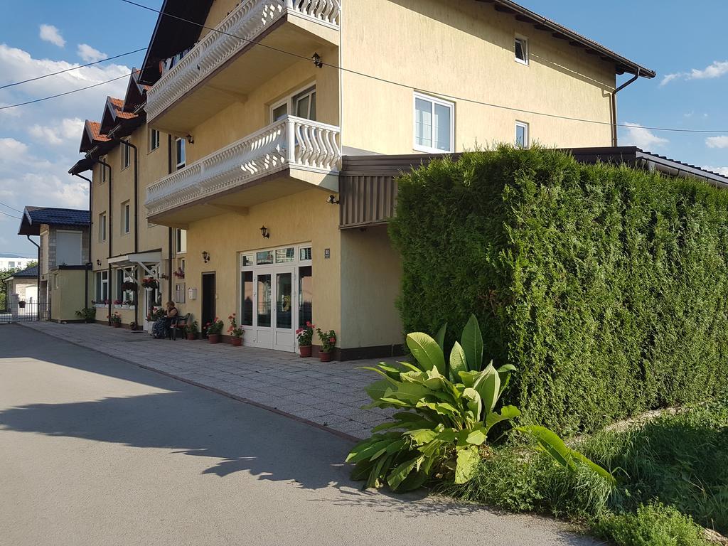 Hotel Ahar à Ilidža Extérieur photo