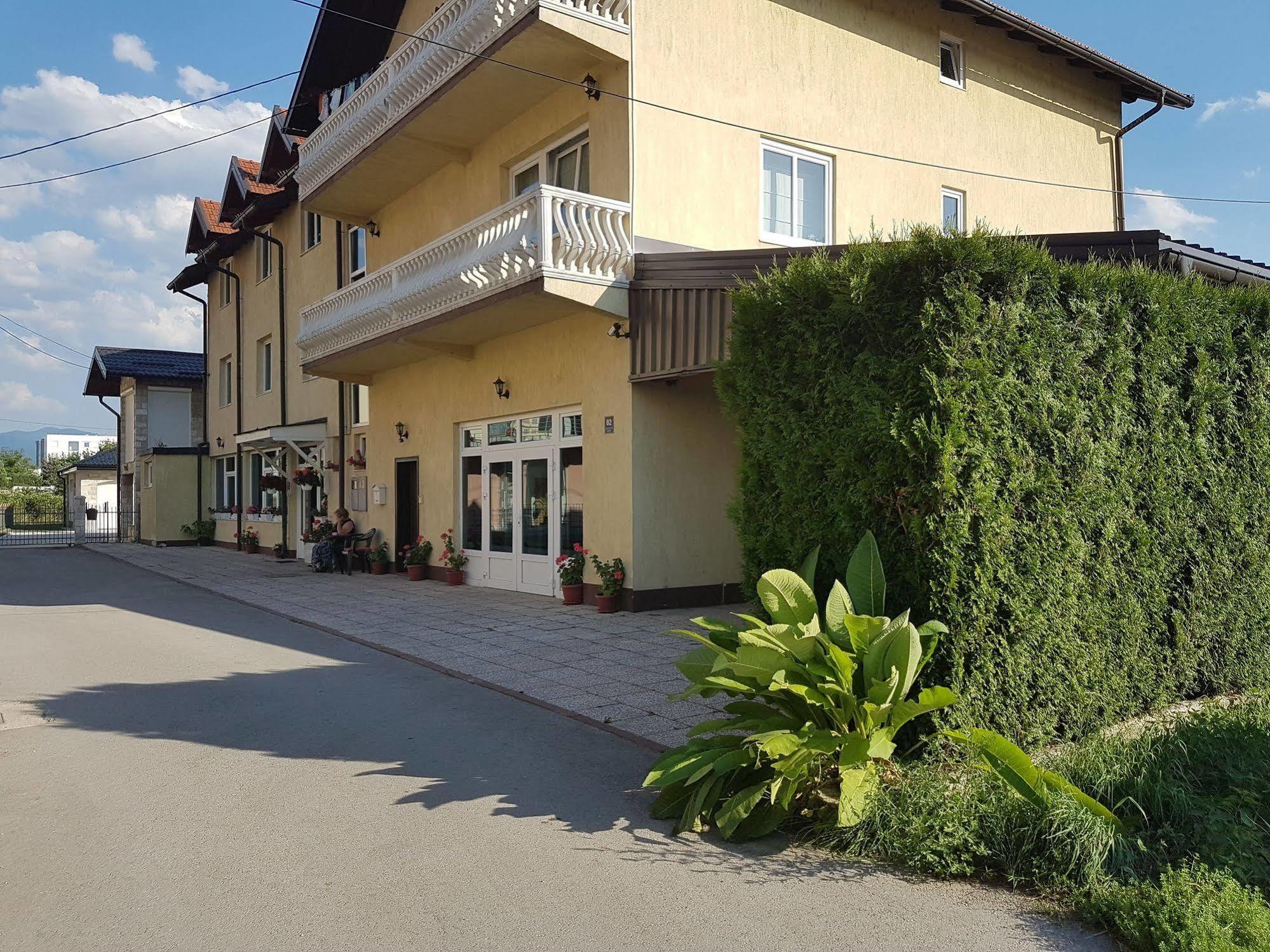 Hotel Ahar à Ilidža Extérieur photo